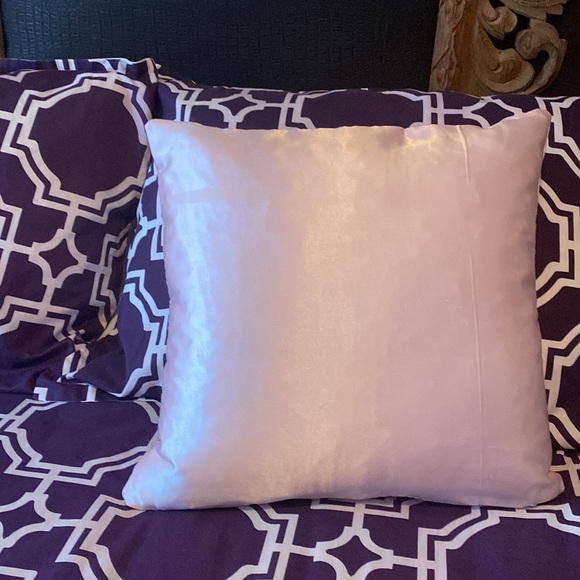 Handmade pink scarf pillow - Picture 5 of 5